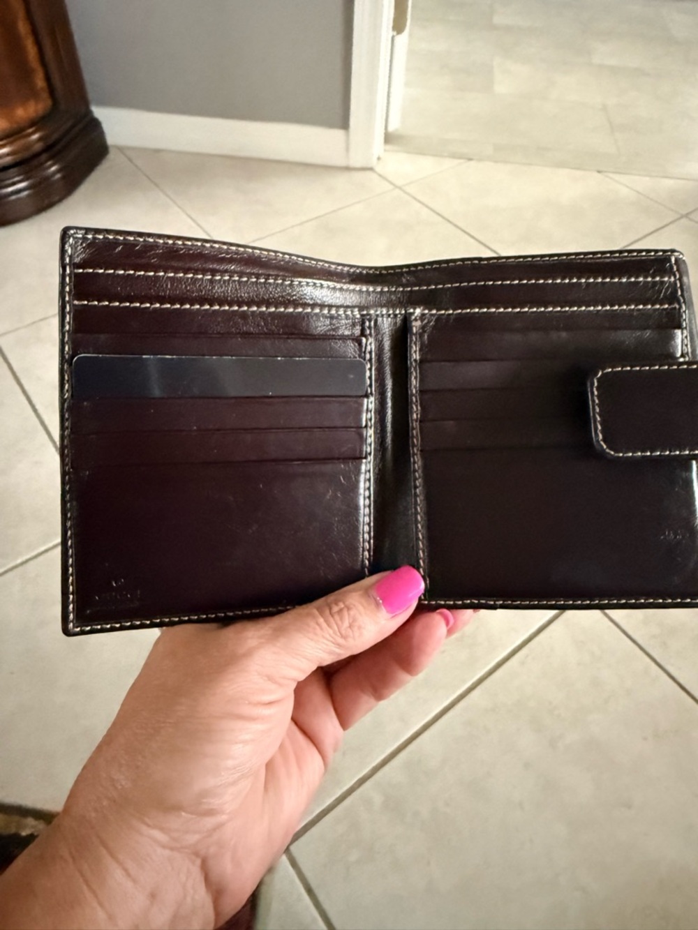 Gucci Brown Leather Wallet with Gold Double-G Emblem and Red/Green Stripe - Picture 4 of 7